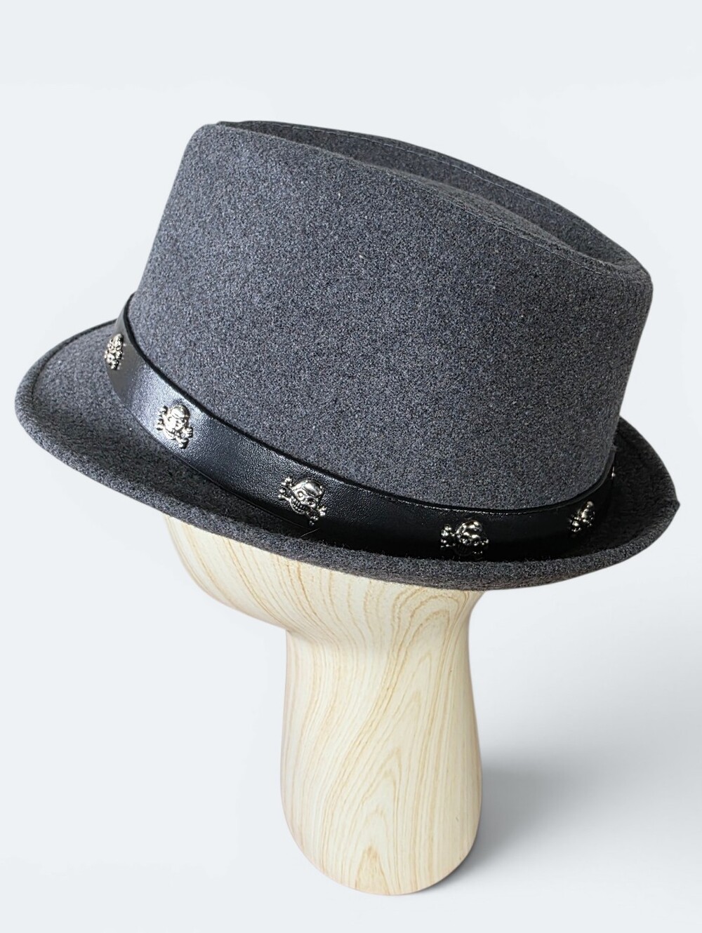 Lulla Collection Gray Wool Felt Pork Pie Hat Skull Studded Band Goth Rocker
